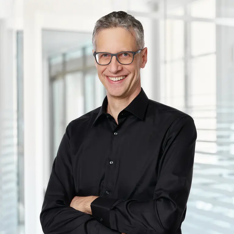 Egli-Adrian-3984-Hintergrund Quadrat